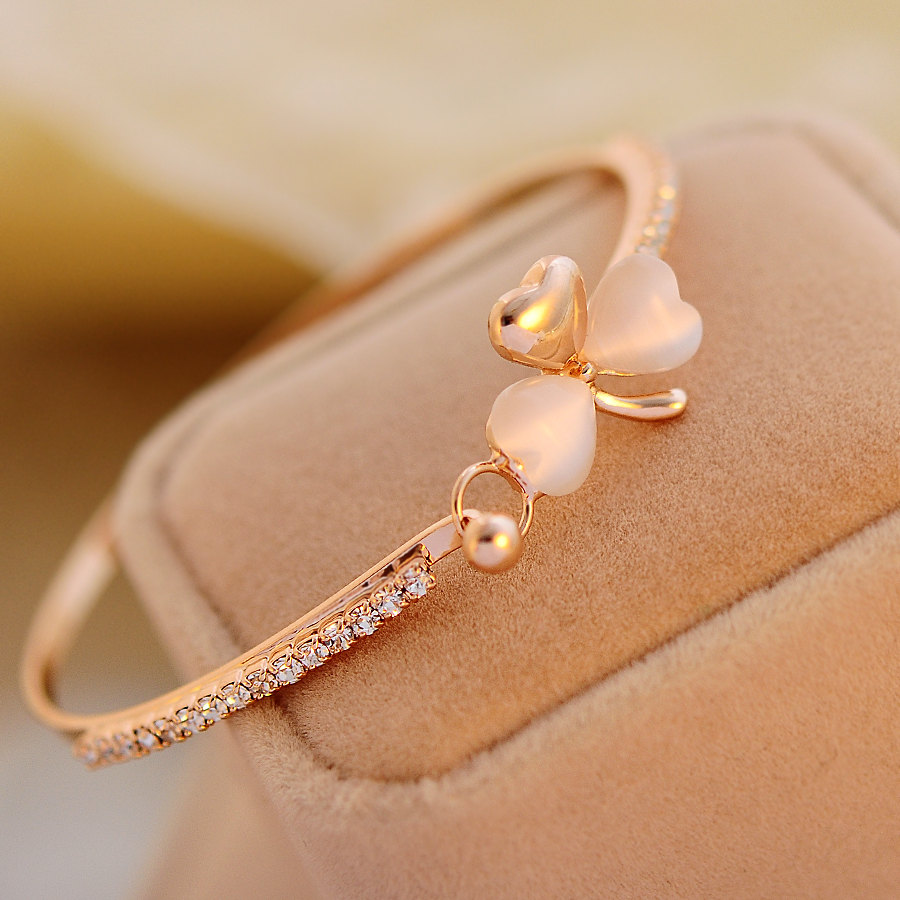 Simple bracelets for women cheap